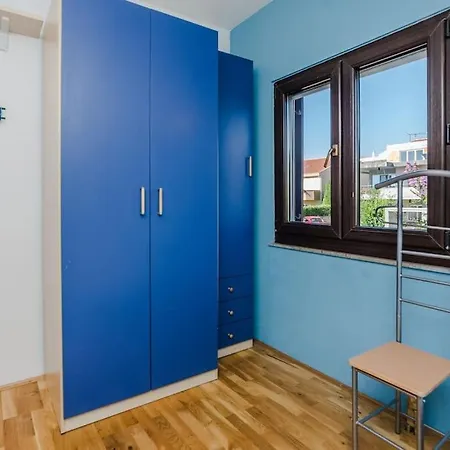 Apartman Roko - Up To 4 People With Free Parking