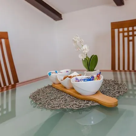 Apartman Roko - Up To 4 People With Free Parking Zadar