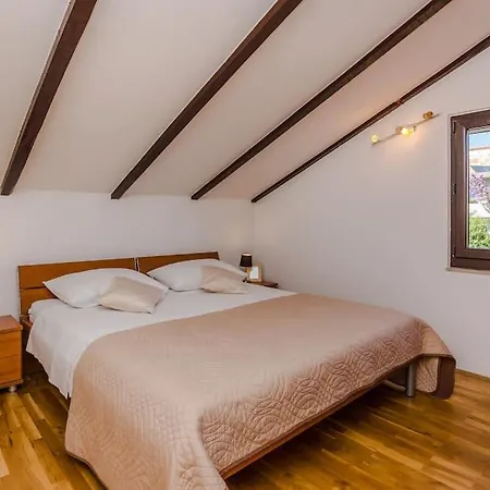 Roko - Up To 4 People With Free Parking * Zadar