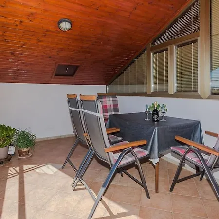 Apartmán Roko - Up To 4 People With Free Parking